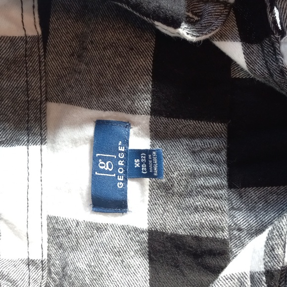 2 flannel shirts size S & XS - Picture 4 of 4